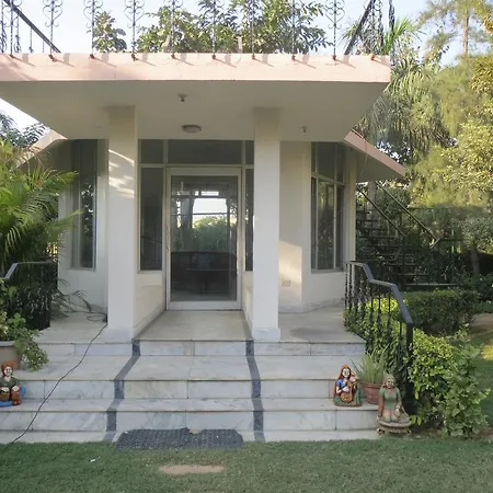 Green Villa Bed & Breakfast-3